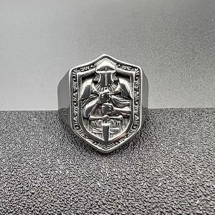 Anneau de templier vintage en acier inoxydable pour hommes et femmes, bague de guerrier en forme d'épée, style punk pour occasions spéciales