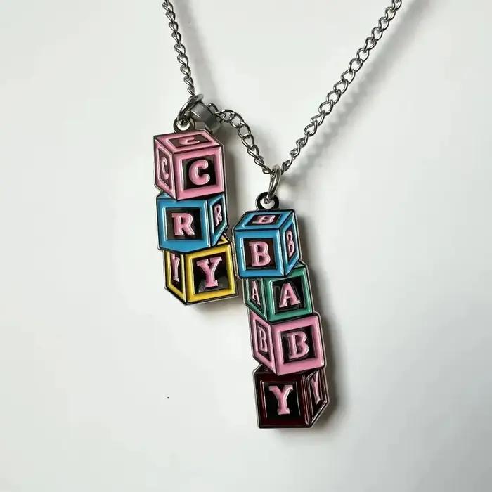 Collier Melanie série Martinez pendentif Cry Baby émail jaune clair or plaqué argent rhodium pour hommes femmes occasions spéciales