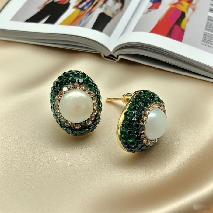 Ensemble de bijoux en cristal de perles d'eau douce naturelles avec plaquage or pour femmes, collier, bague et bracelet à offrir pour mariages, fêtes et occasions spéciales