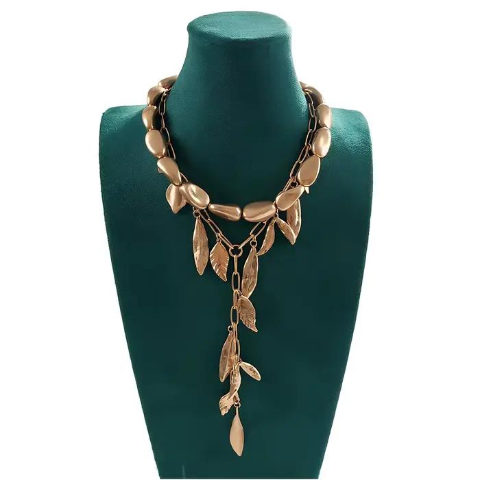 Collier Lariat Or Mat avec Pierres et Feuilles – Bijou Botanique Superposé pour Femme, Style Bohème