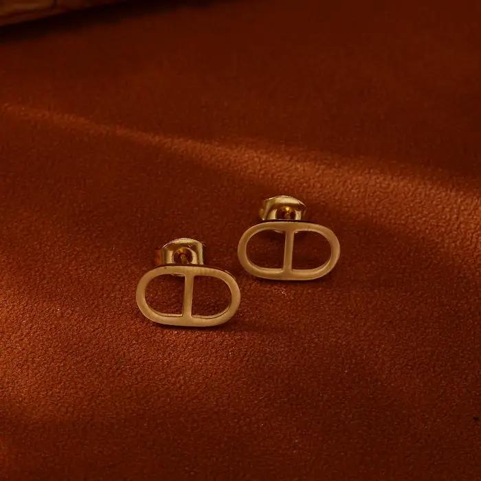 Ensemble de bijoux tendance avec logo CD, collier et boucles d'oreilles plaqués or pour femmes, accessoires minimalistes et vintage de style français