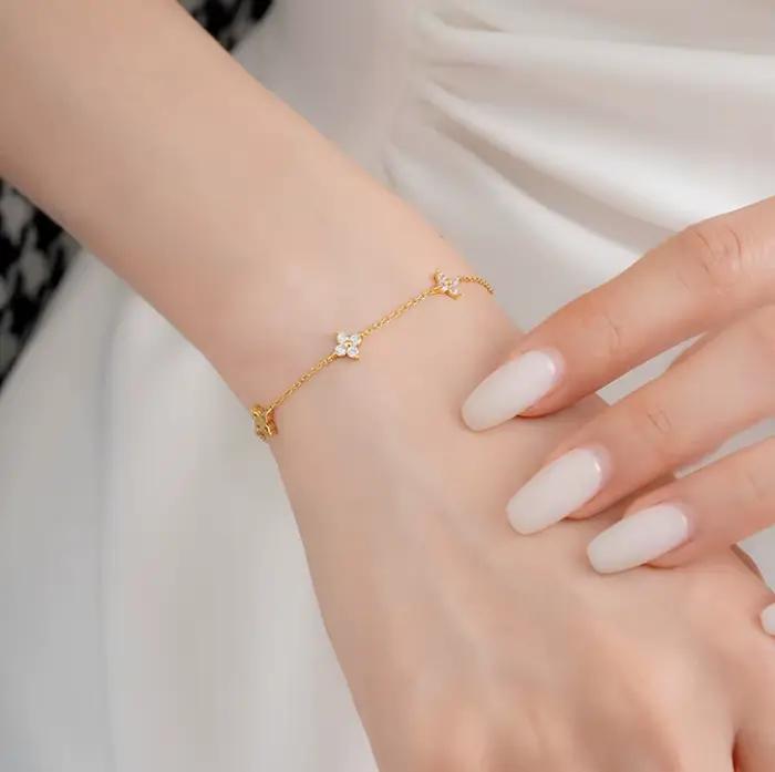Bracelet trèfle à quatre feuilles en zircone cubique plaqué argent 925 pour femmes