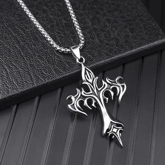 Collier en acier inoxydable flamme rétro croix en acier titane chaîne de pull pour homme et femme occasions spéciales-decoration