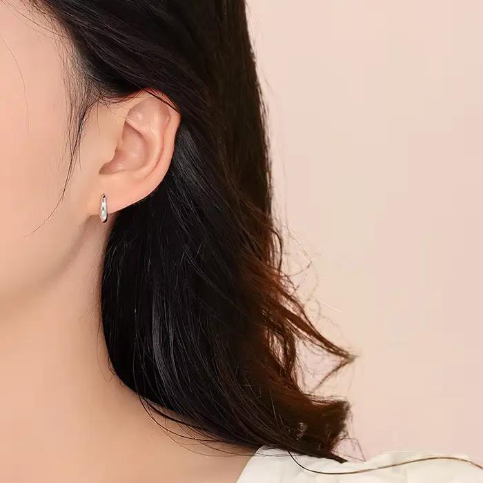 Boucles d'oreilles créoles simples en argent sterling 925 rondes minimalistes bijoux de mariage élégants pour femme cadeau anniversaire