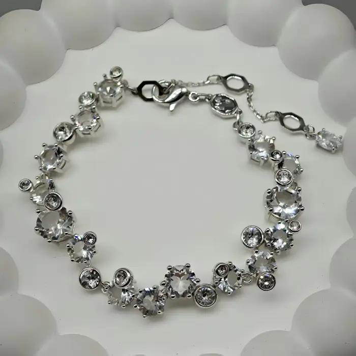 Parure de bijoux de luxe scintillante en cristal blanc 2026 – Collier
