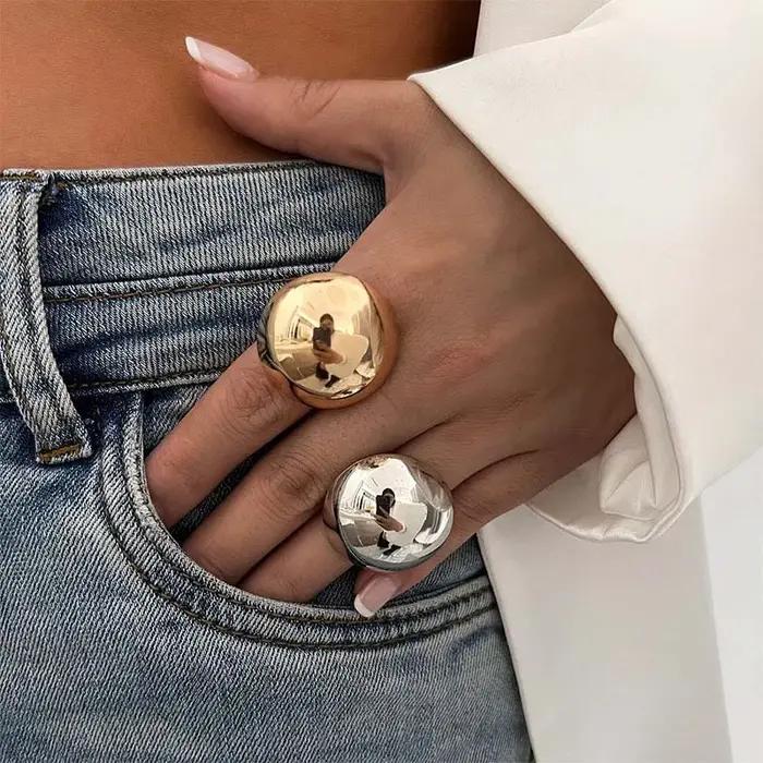 Bague en forme de boule ronde brillante en métal exagéré pour femmes et hommes