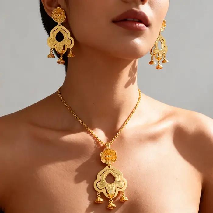 Bijoux en acier inoxydable plaqué or 18 carats