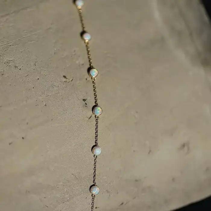 Bracelet en argent sterling 925 sertie d'une opale ronde élégant pour femmes occasions spéciales partis soirées fancy