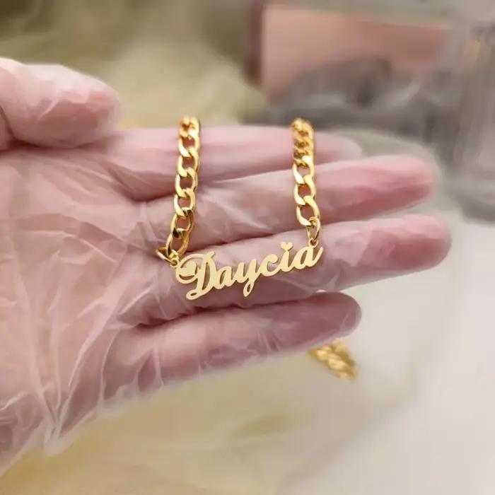 Collier avec nom personnalisé pour femmes