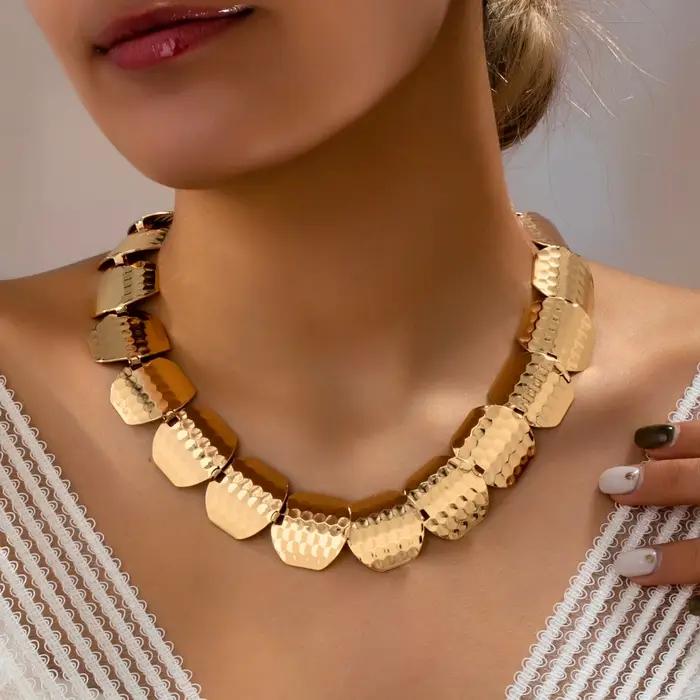 Collier pour femme, collier artisanal à motif de disque géométrique martelé