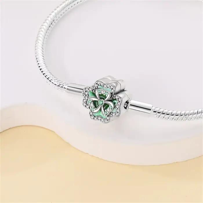 Bracelet en argent sterling 925 avec trèfles à quatre feuilles pour femmes, bijou de fête et cadeau personnalisable avec breloques DIY