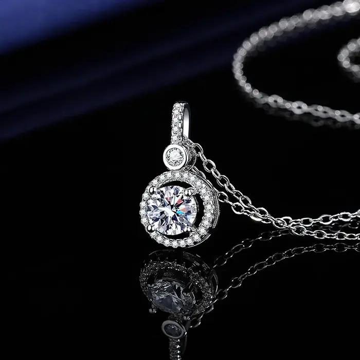 Collier pour femmes en argent sterling S925 avec diamant de laboratoire plaqué or blanc