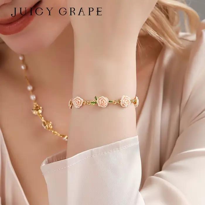 Ensemble de bijoux élégant en émail rose et perles pour femmes avec pendentifs en or karat et zirconium blanc pour occasions spéciales et cadeaux