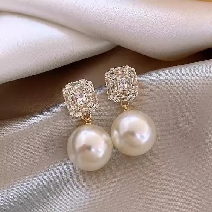 Boucles d'oreilles pendantes en cristal de zircon plaqué or avec perles, bijoux de luxe brillants pour femmes, pour bal de promo, banquet, cadeau