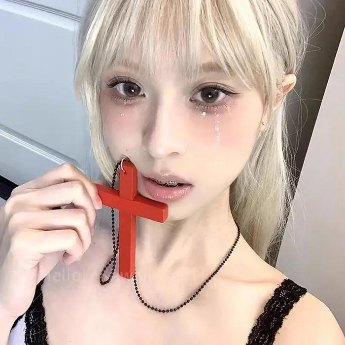 Collier Punk gothique avec pendentifs croix en bois pour femmes