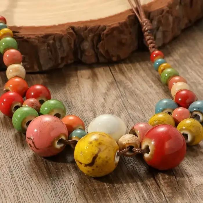 Collier en céramique coloré style bohème à la mode pour femmes avec pendentifs ronds réglables pour parties et occasions festives