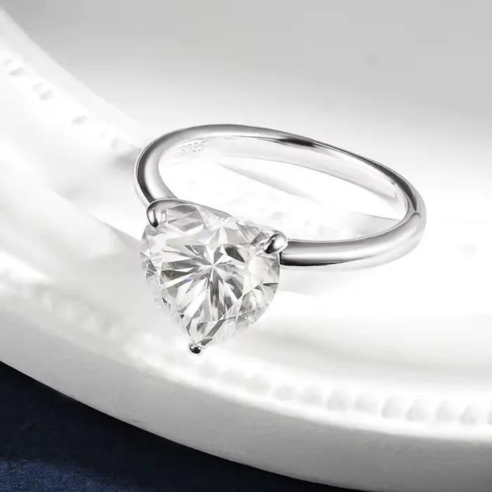 Bague en argent sterling S925 avec zircon/moissanite Halaile 4CT 5A