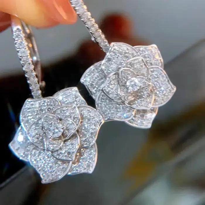 Boucles d'oreilles fleuris en zircone cubique pour femmes, bijoux tendance et élégants pour fiançailles, mariage, et autres occasions spéciales