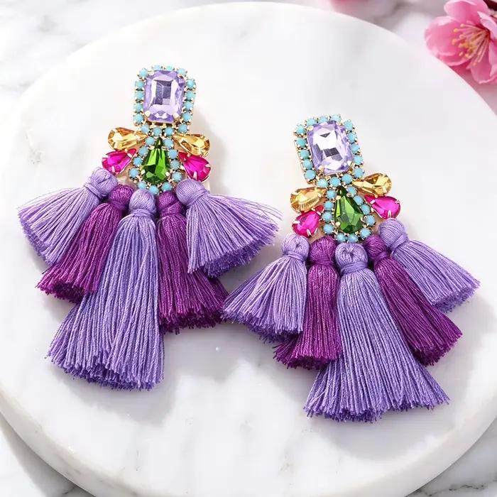 Boucles d'oreilles pendantes bohèmes exagérées en strass faites à la main avec pompons pour femme