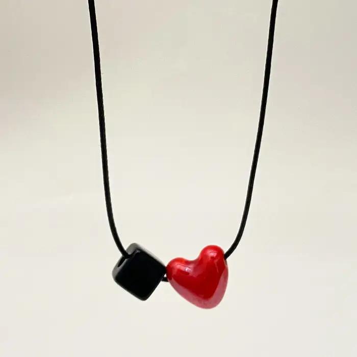Collier Long avec pendentif en forme de cœur en céramique, cordon tressé noir, Niche rétro, mode min
