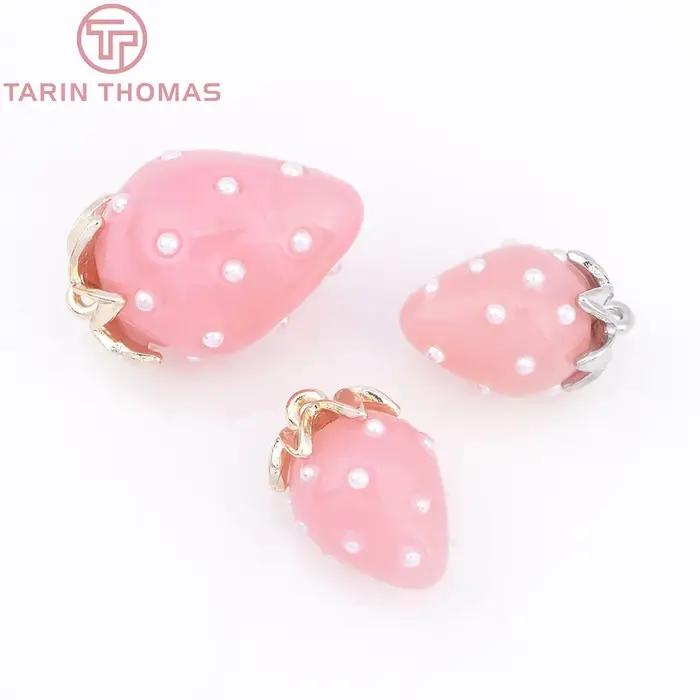 (10593) 4 pendentifs creux en forme de fraise, en laiton couleur or 18 carats, ornés de perles, de h