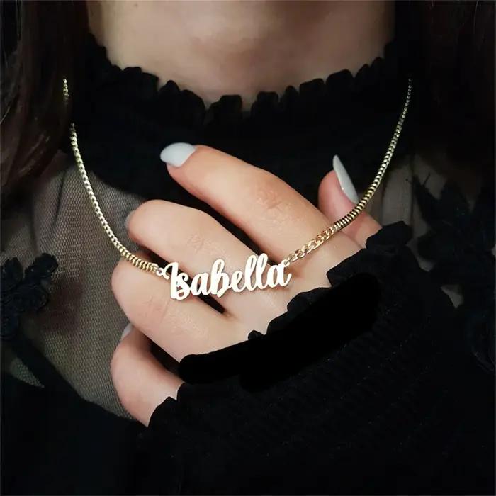Collier avec nom personnalisé pour femmes