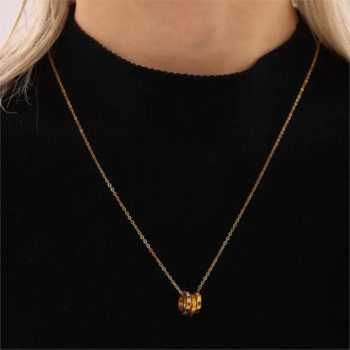 Collier en acier inoxydable triple pendentif plaqué or pour femme élégant à la mode pour soirée et occasions spéciales