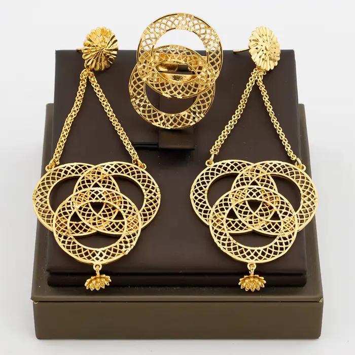 Boucles d'oreilles pendantes et bague en cuivre plaqué or pour dames, ensemble de bijoux exquis, accessoires de bijoux de Dubaï