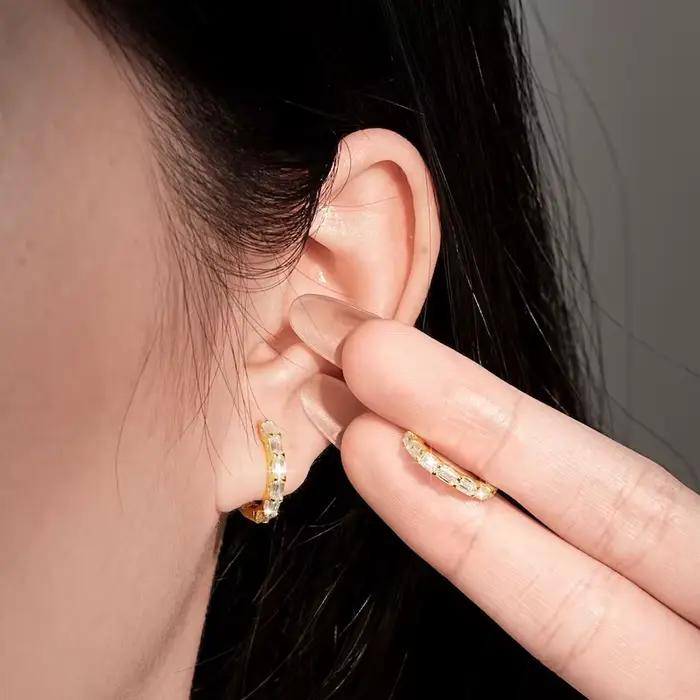 Boucles d'oreilles créoles en moissanite émeraude pour femmes, bijoux finis à la mode pour mariage, engagement, anniversaire et tous les jours