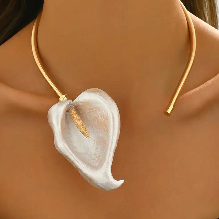 Collier ras du cou ouvert en forme de fleur de lys Calla pour femmes, déclaration rétro française, Unique, fête, Banquet, bal, accessoires bijoux tendance