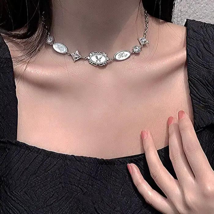 Colliers gothiques Vintage Harajuku papillon en cristal pour femmes