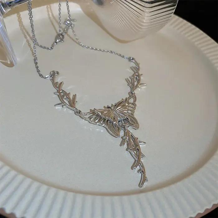 Collier Nœud Papillon en Perles et Strass pour Femme