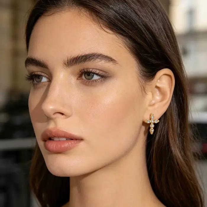 Boucles d'oreilles en zircone cubique forme croix vintage classiques acier inoxydable plaqué or pour femmes occasions spéciales
