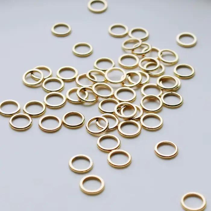 Anneaux fermés en laiton plaqué or 14K