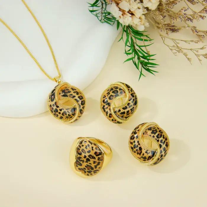 Ensemble de bijoux léopard de haute qualité, collier, bracelet et boucles d'oreilles exquis en or 14 carats, style italien, pour femmes européennes, idéal pour les événements, les fêtes, les bijoux ba