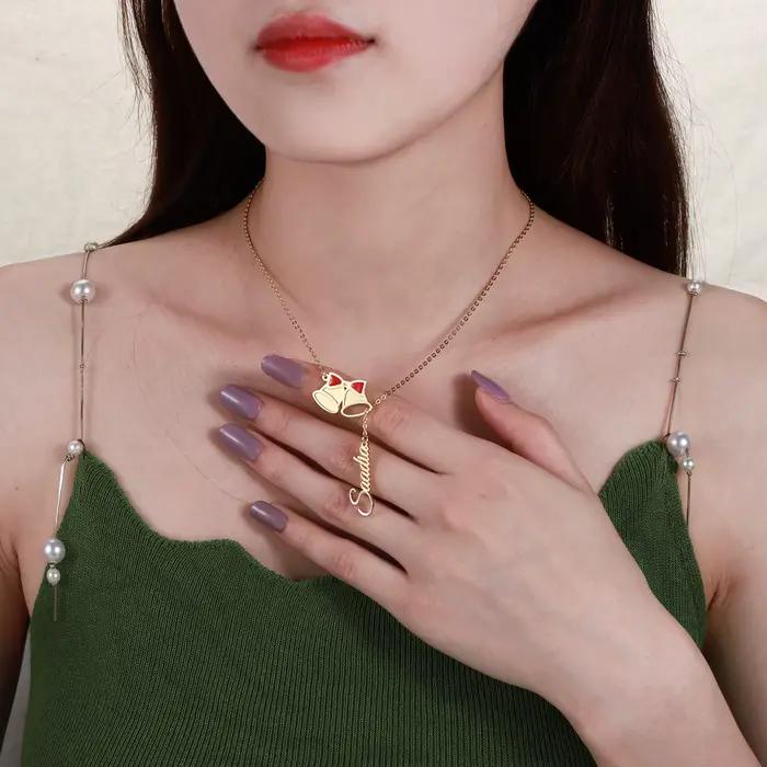 Collier Personnalisé Plaqué Or avec Cloches de Noël et Nœud Rouge Bijoux Festifs pour Femmes Occasions Spéciales