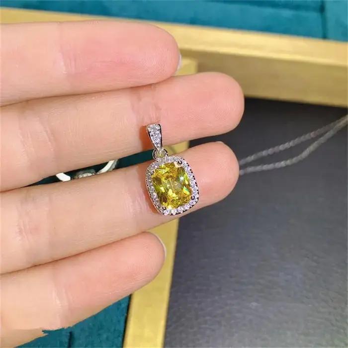 Ensemble de boucles d'oreilles et de pendentifs en zircone cubique élégants pour femmes occasions spéciales mariage alliances de mariage