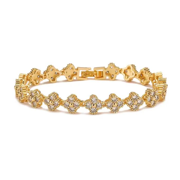 Ensemble de bijoux rétro en laiton plaqué or 18 carats avec motif floral et zircone cubique blanche pour femmes occasions spéciales