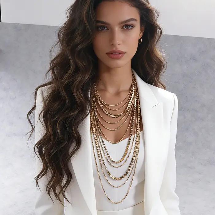 Collier superposé doré multi-brins