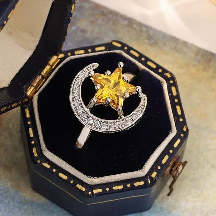 Bague étoile dorée et lune CZ pour femme | Conception céleste en zircone jaune | Plaqué argent 925 | Bijoux de mode
