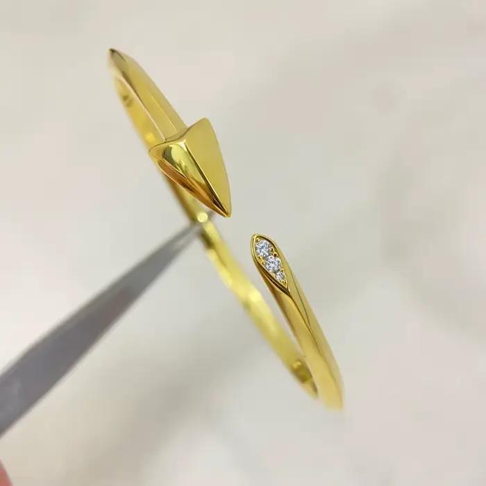 Bracelet ouvert en forme de flèche de luxe français pour femmes, accessoire de bijouterie élégant et tendance