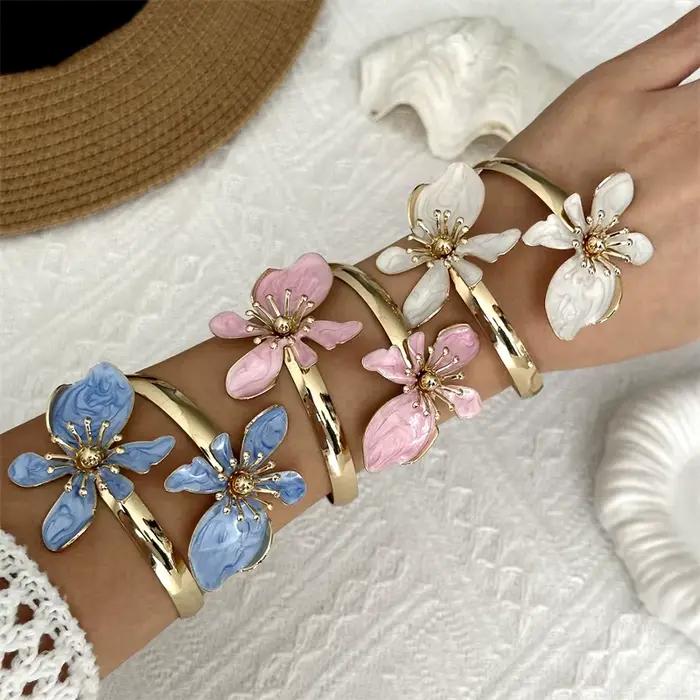 Bracelet manchette bohème chic 3D floral pour femme, jonc ouvert épais couleur or, réglable, bijoux d'été pour la plage