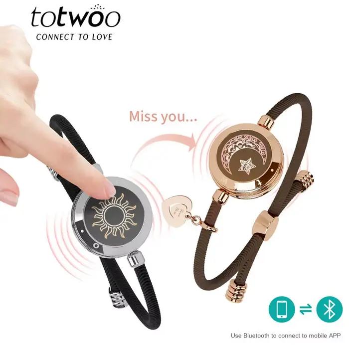 Bandeau Lumineux et Vibrant à Distance Totwoo Cadeau pour Couples Relations à Distance Bracelet Intelligent Soleil et Lune Amour
