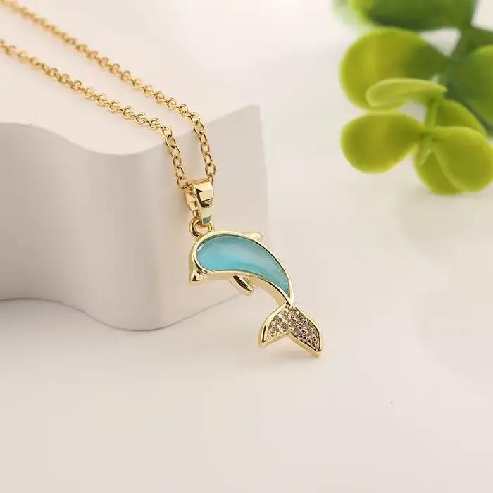Collier dauphin bleu pour femmes, nouveau sentiment de luxe, élégant, polyvalent, chaîne de clavicule, pendentif, bijoux, 2022