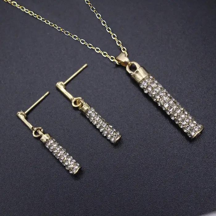 Collier et Boucles d'Oreilles en Strass Eclatant Pour Femme Occasions Spéciales Élégance Sophistication Polyvalent Durabilité