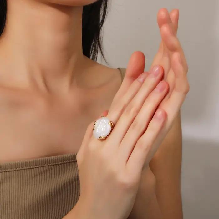 Bague en perles baroques d'eau douce naturelles plaquées or pour femmes occasions spéciales ajustement réglable elegance sophistication