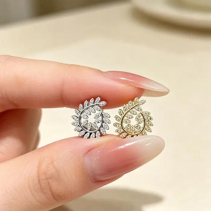 Boucles d'oreilles clous en zircon feuille de laurier de luxe française