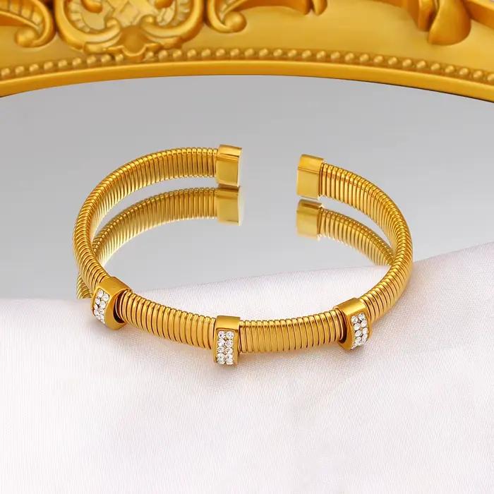Ensemble de bijoux à la mode en acier inoxydable avec accessoires géométriques glacés or argent pour femmes occasions spéciales