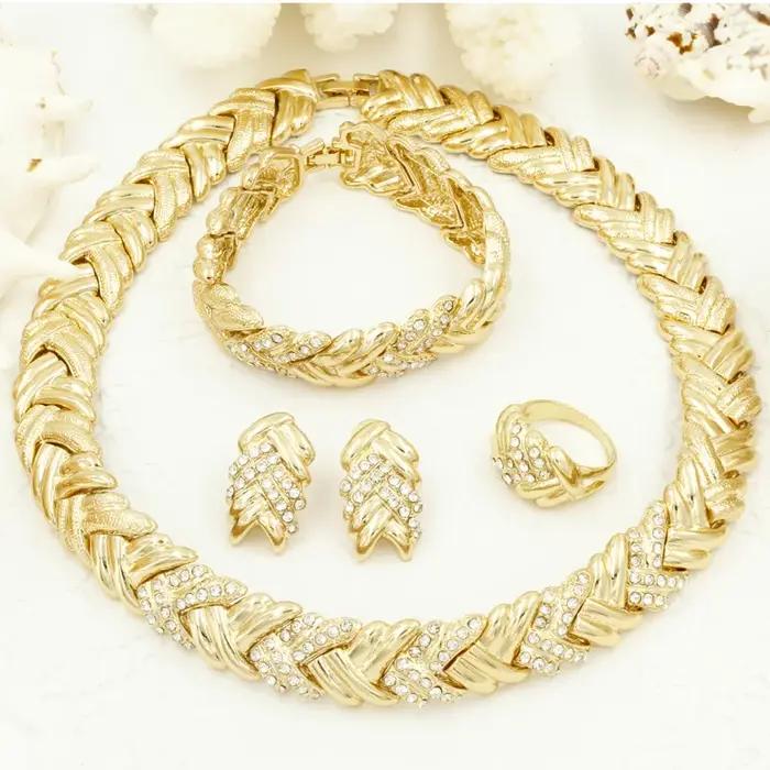 Mode mariée dubaï couleur or ensembles de bijoux pour femmes Costume collier boucles d'oreilles mariage nigérian
