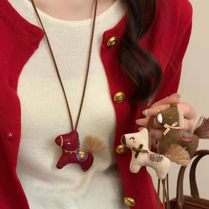 Collier poney mignon en peluche dessin animé bohème romantique pour femmes occasions spéciales quotidienne